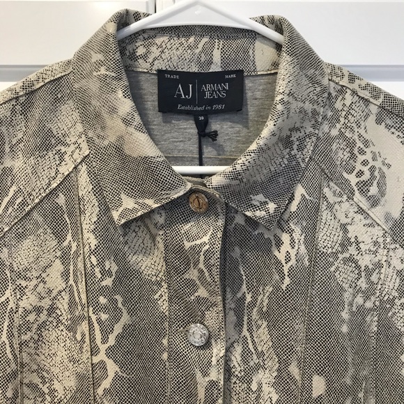 Vest - Picture 2 of 6